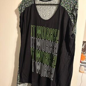 Stylish Black and Green Women's Tee